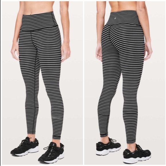 Lululemon Wunder Under High-Rise Tight *Luxtreme 28"
Black White Stripe Size 4 - Picture 1 of 12